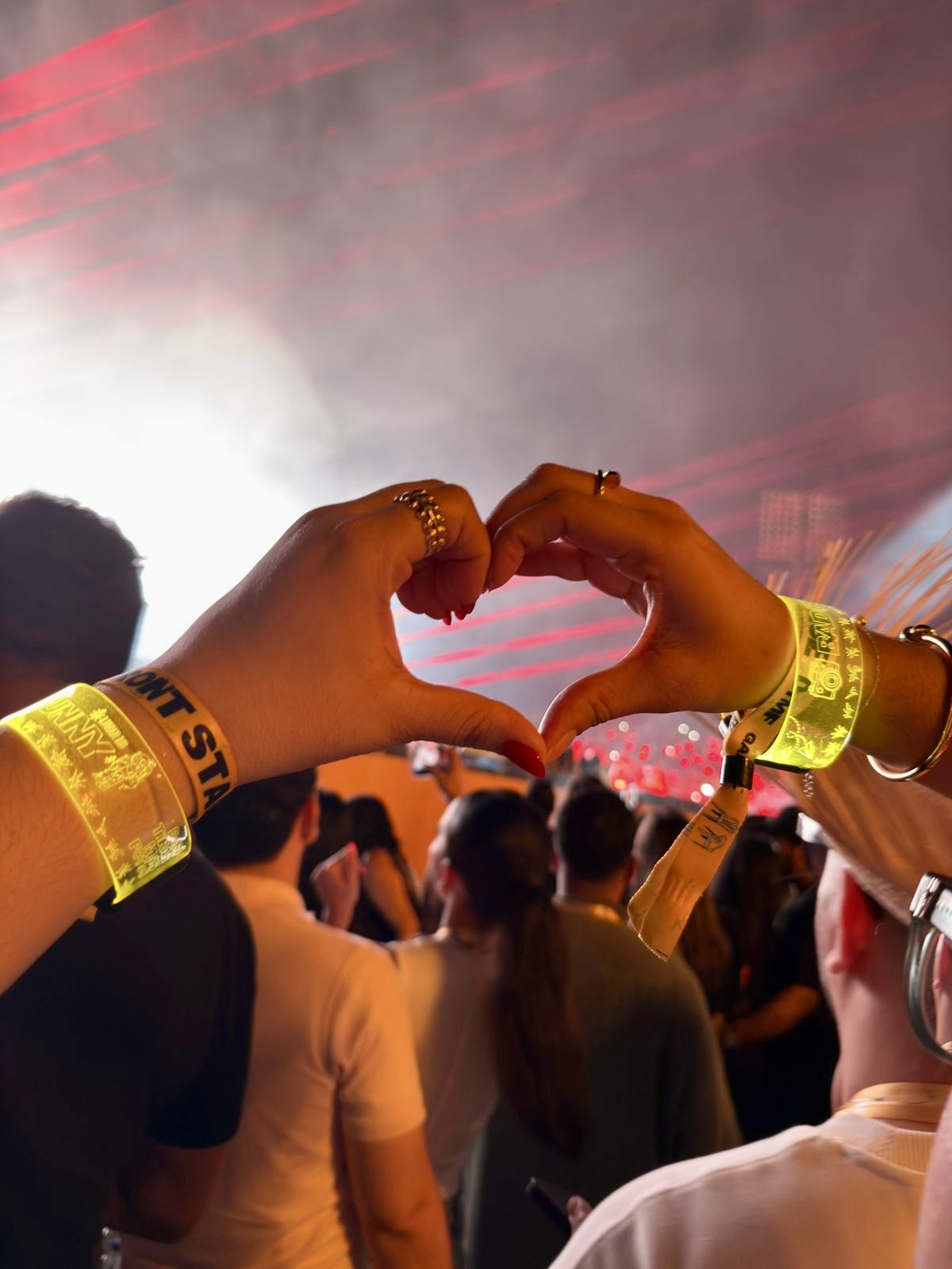 Brazalete LED: Bad Bunny "Debí Tirar Más Fotos World Tour 2026"