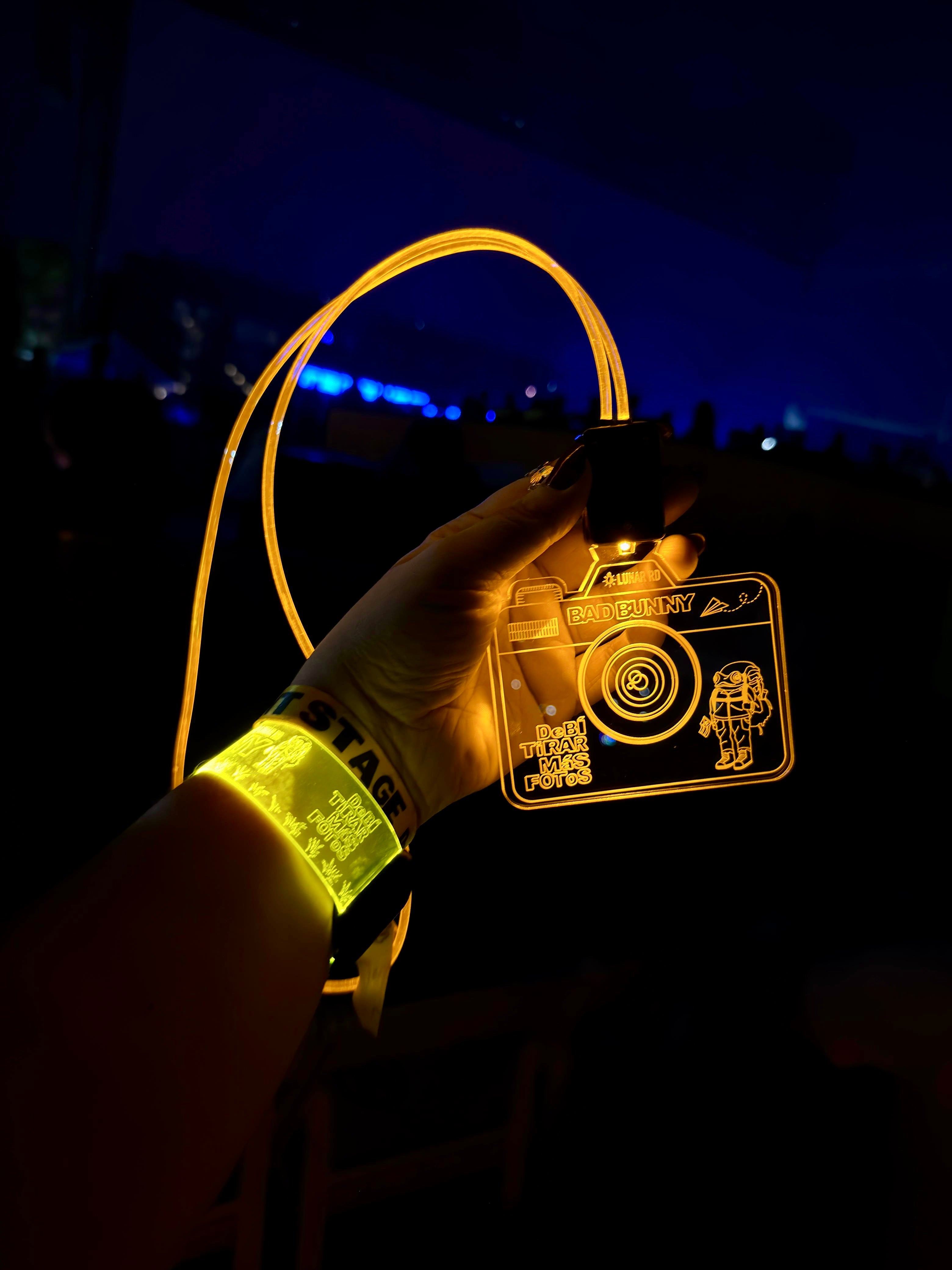 Brazalete LED: Bad Bunny "Debí Tirar Más Fotos World Tour 2026"